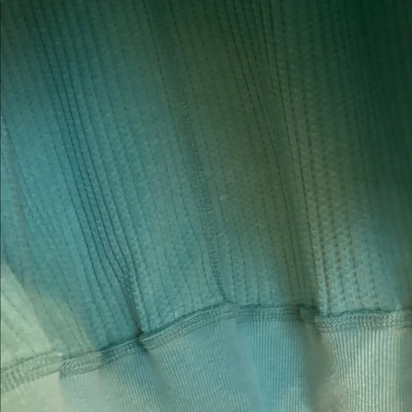 American Eagle Outfitters Green V-Neck Sweater - Picture 5 of 6